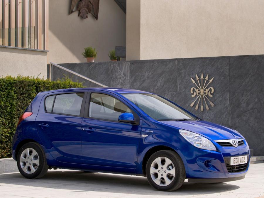  Hyundai i20 5-Door Blue Drive 2010 года  (UK) (фото 11 из 11)